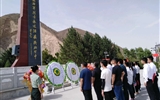 “瞻仰革命先烈，弘揚(yáng)愛(ài)國(guó)精神”主題黨日活動(dòng)