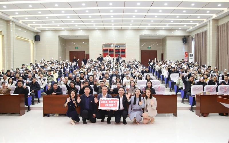 黨的二十屆四中全會精神團中央青年講師團示范宣講報告會在武威職業(yè)技術(shù)大學成功舉辦